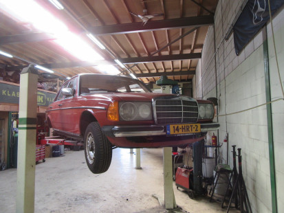 Mercedes W123 300D 14-HRT-2 Laswerk