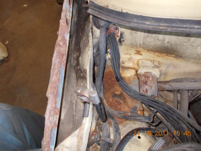 Mercedes W123 300TD - Veel laswerk en herstel