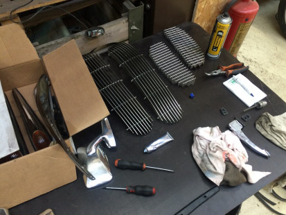 Start van de wederopbouw, schoonmaken en netjes poetsen en conserveren...