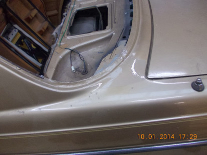 Mercedes W123 300CD - Herstel achterruit rand