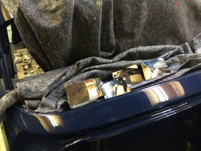 Start van de wederopbouw, schoonmaken en netjes poetsen en conserveren...