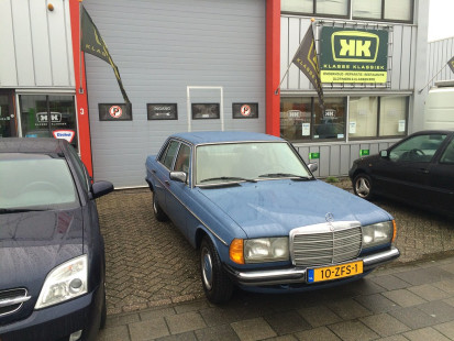 Mercedes W123 200 10-ZFS-1 Divers
